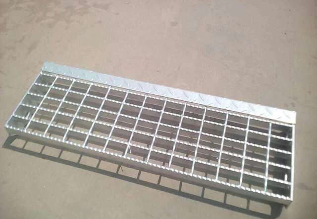 踏步镀锌钢格板用什么型号?